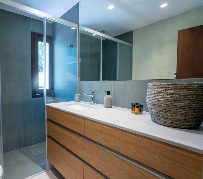 Sea And Sun Metaxy Mas, Brand-New, Beachfront ! خانيا المظهر الخارجي الصورة
